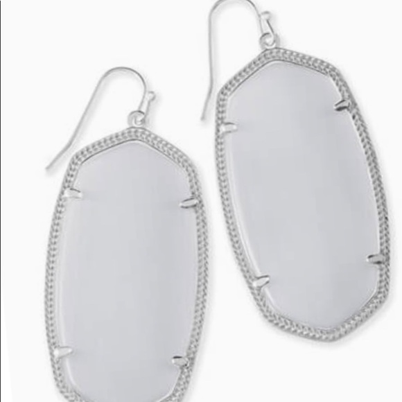 Kendra Scott Danielle in Silver - Picture 1 of 1